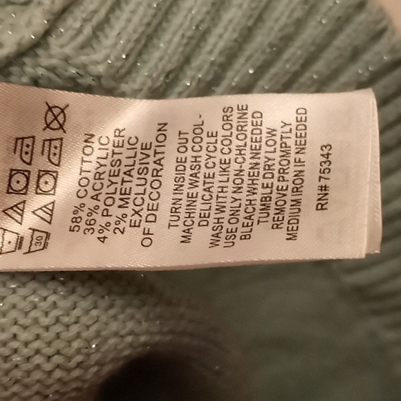 Snowflake and Cloud Sequin Pom Pom Sweater Size 5/6 - Picture 7 of 9